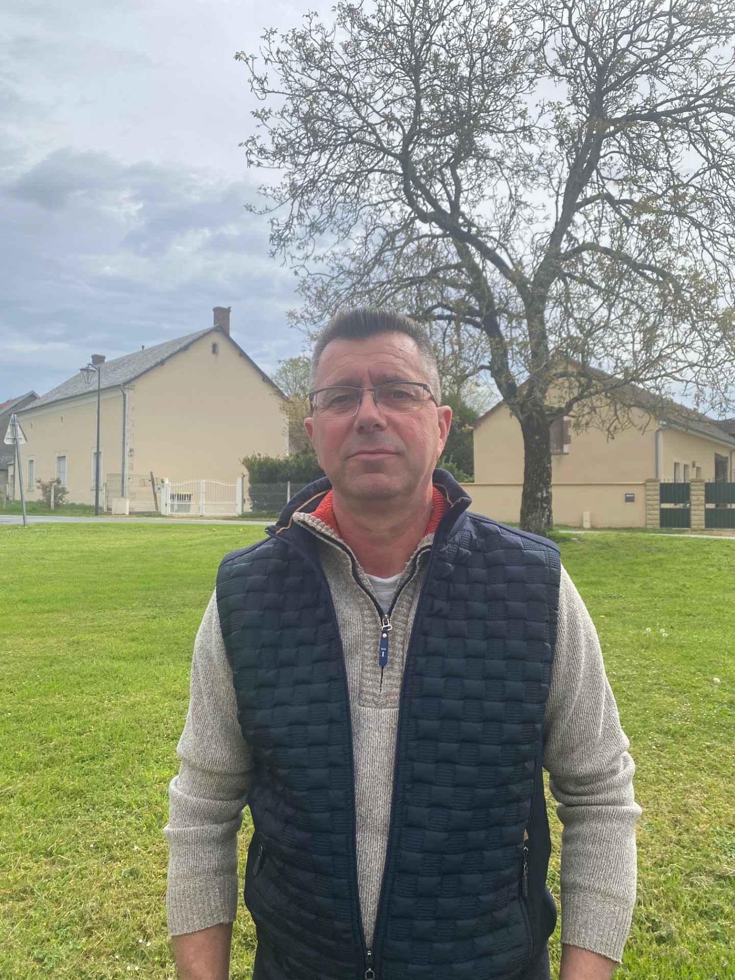 •	Monsieur David MASSAN 